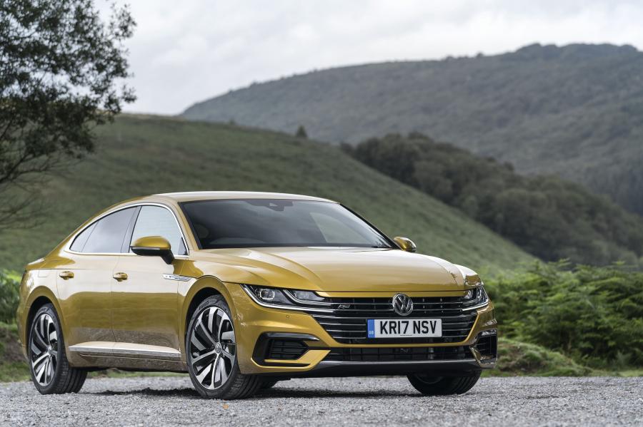  Volkswagen Arteon 4Motion R-Line 2017 года  (UK) (фото 31 из 41)